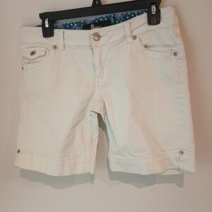 Stylish Cream Women's Bermuda Shorts